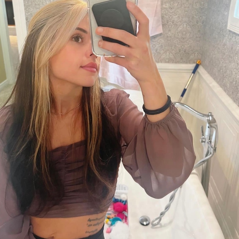 Meet your Posher, Olivia